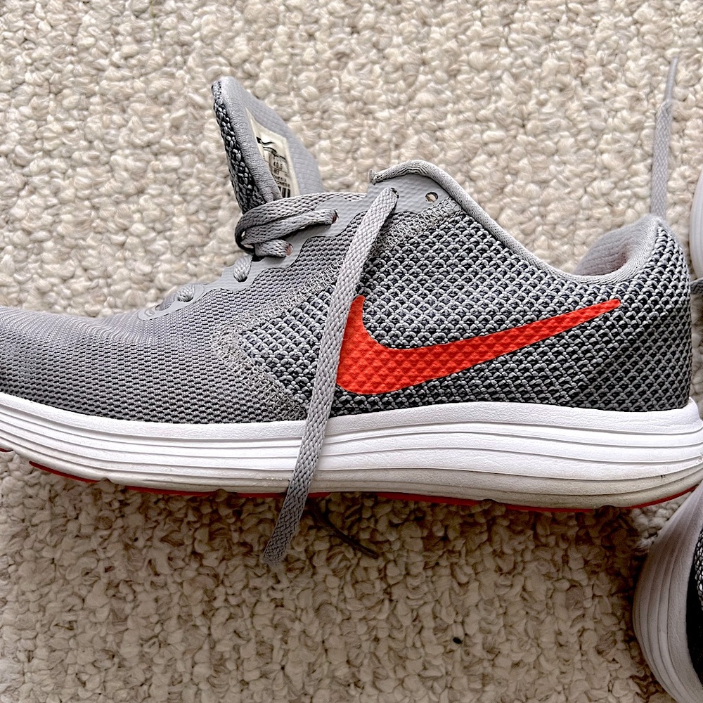 Nike tennis shoe